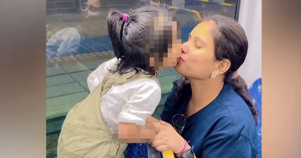 Una donna pubblica sui social un video in cui bacia sua figlia
